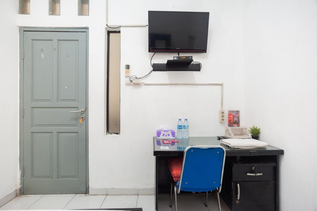 Reddoorz Syariah Near Grand Galaxy Park Hotel Ceger Buitenkant foto