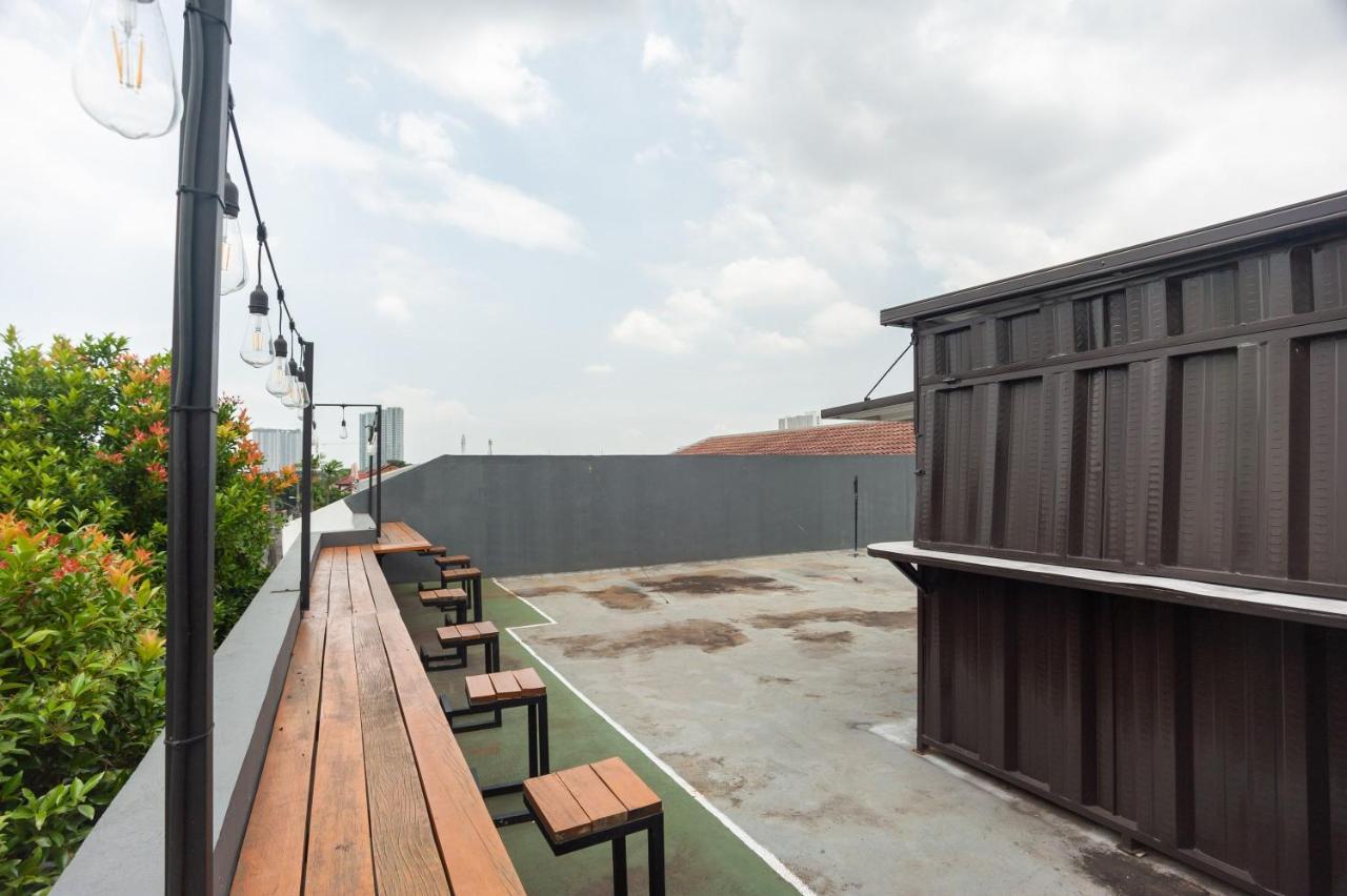 Reddoorz Syariah Near Grand Galaxy Park Hotel Ceger Buitenkant foto