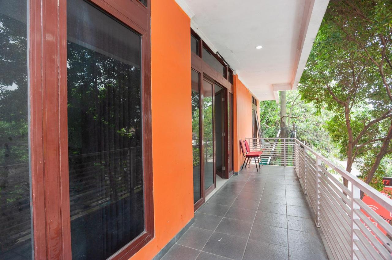 Reddoorz Syariah Near Grand Galaxy Park Hotel Ceger Buitenkant foto