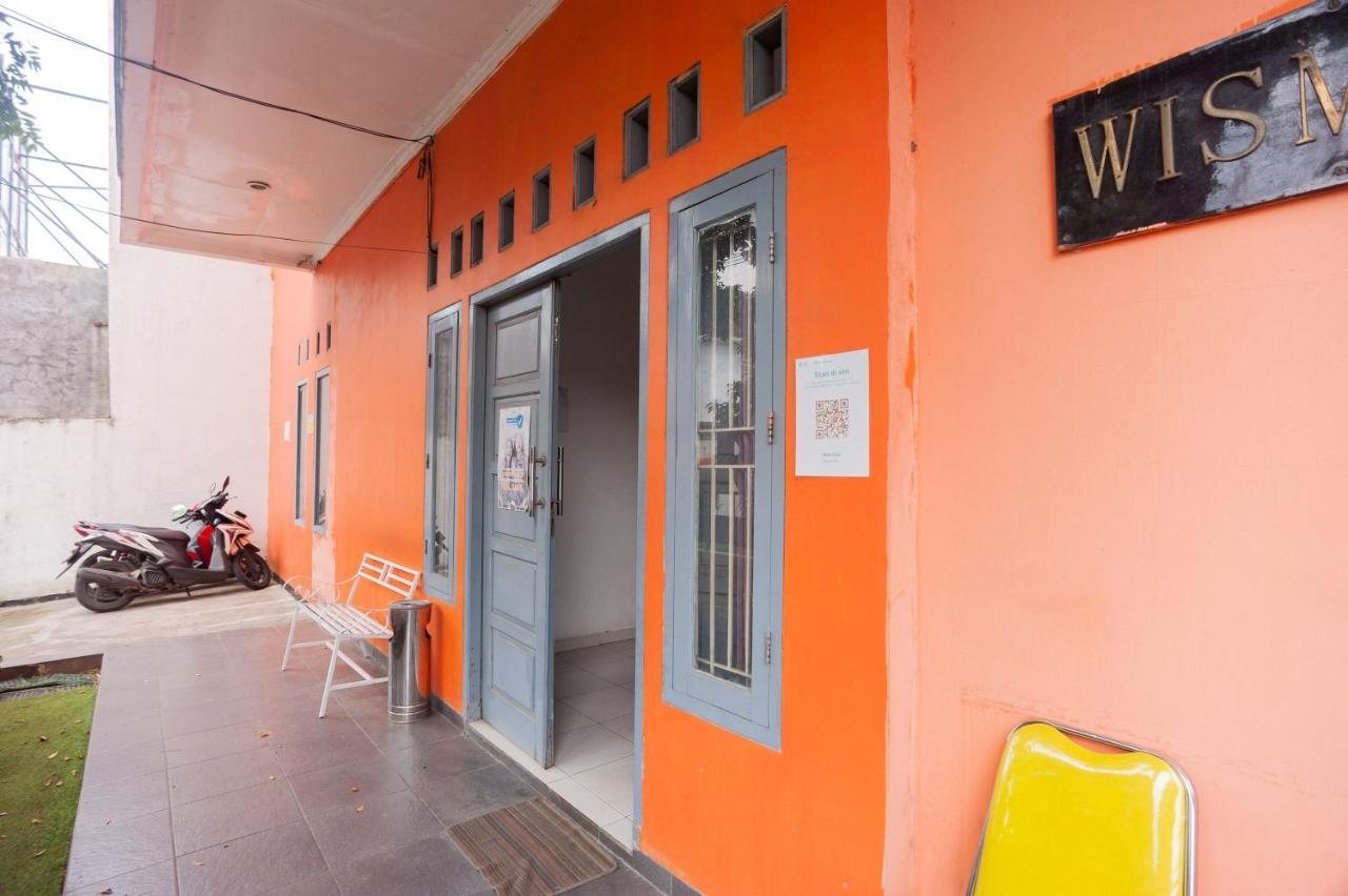 Reddoorz Syariah Near Grand Galaxy Park Hotel Ceger Buitenkant foto